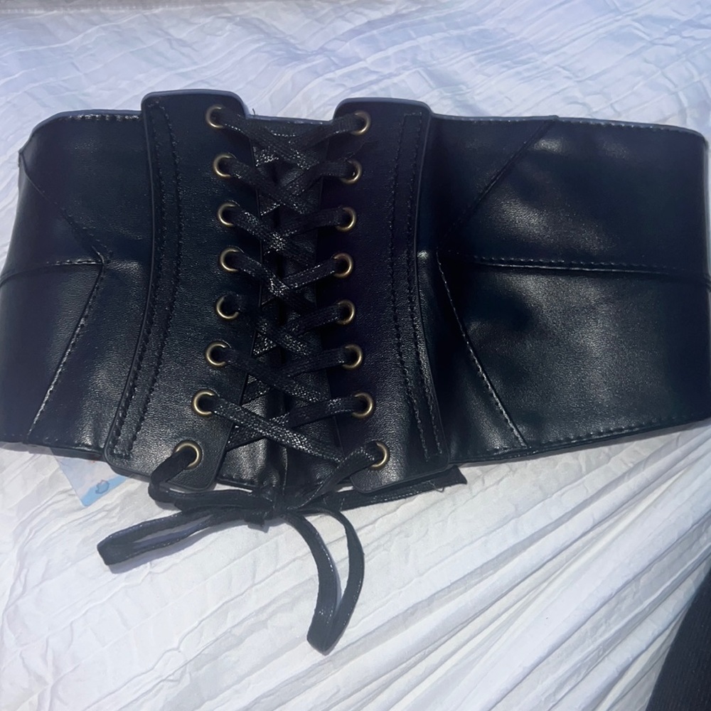 Belt corset